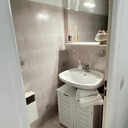 卡特莱恩复式公寓 *