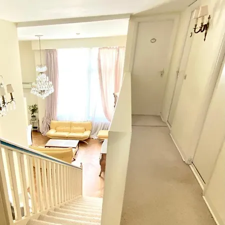 Duplex A La Canteraine * Канны